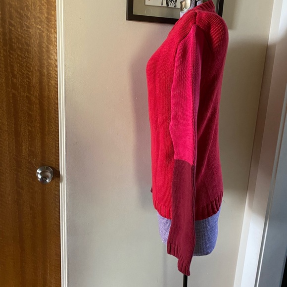 Caban (Club Monaco) Ladies red sweater - Picture 4 of 5